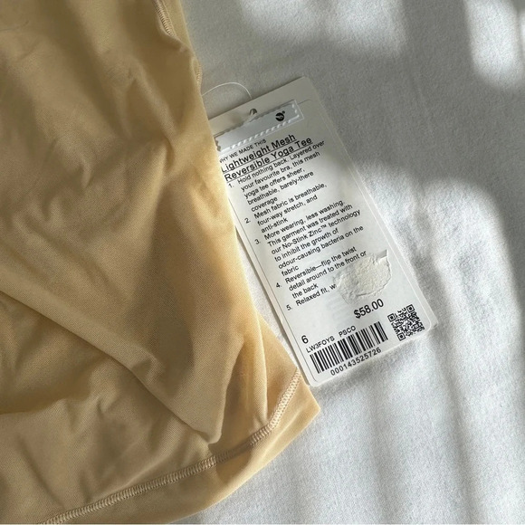 🆕💛 Lululemon Lightweight Mesh Reversible Yoga Tee Prosecco - Picture 5 of 10